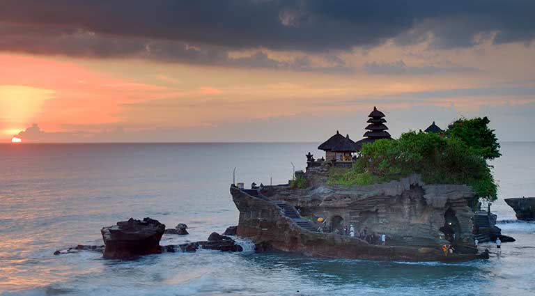 Temples and Dragons: Singapore to Yogyakarta in Style