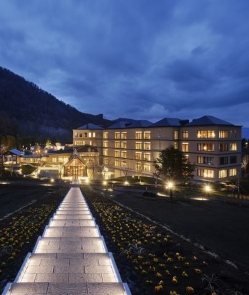 Lake Toya Tsuruga Resort Hikari no Uta