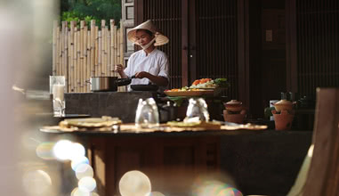 Vietnamese by the Market