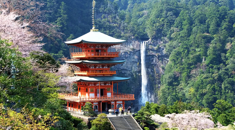 Spiritual Japan:The Path of Pilgrims