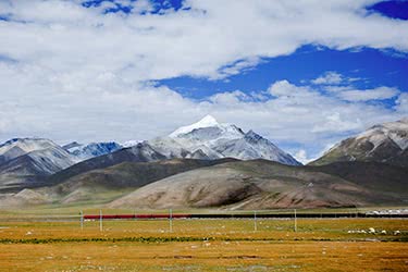 A Journey Across the Rooftop of the World: Beijing to Lhasa by Train