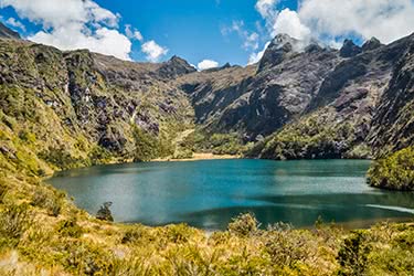 Canoes &amp; Mudmen: Papua New Guinea&#039;s Great Outdoors