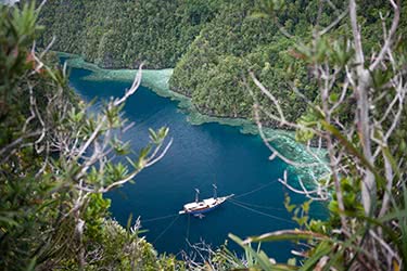 Cruising the Spectacular Raja Ampat Archipelago