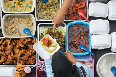 Hawkers and Michelin Stars: Singapore for the Foodie