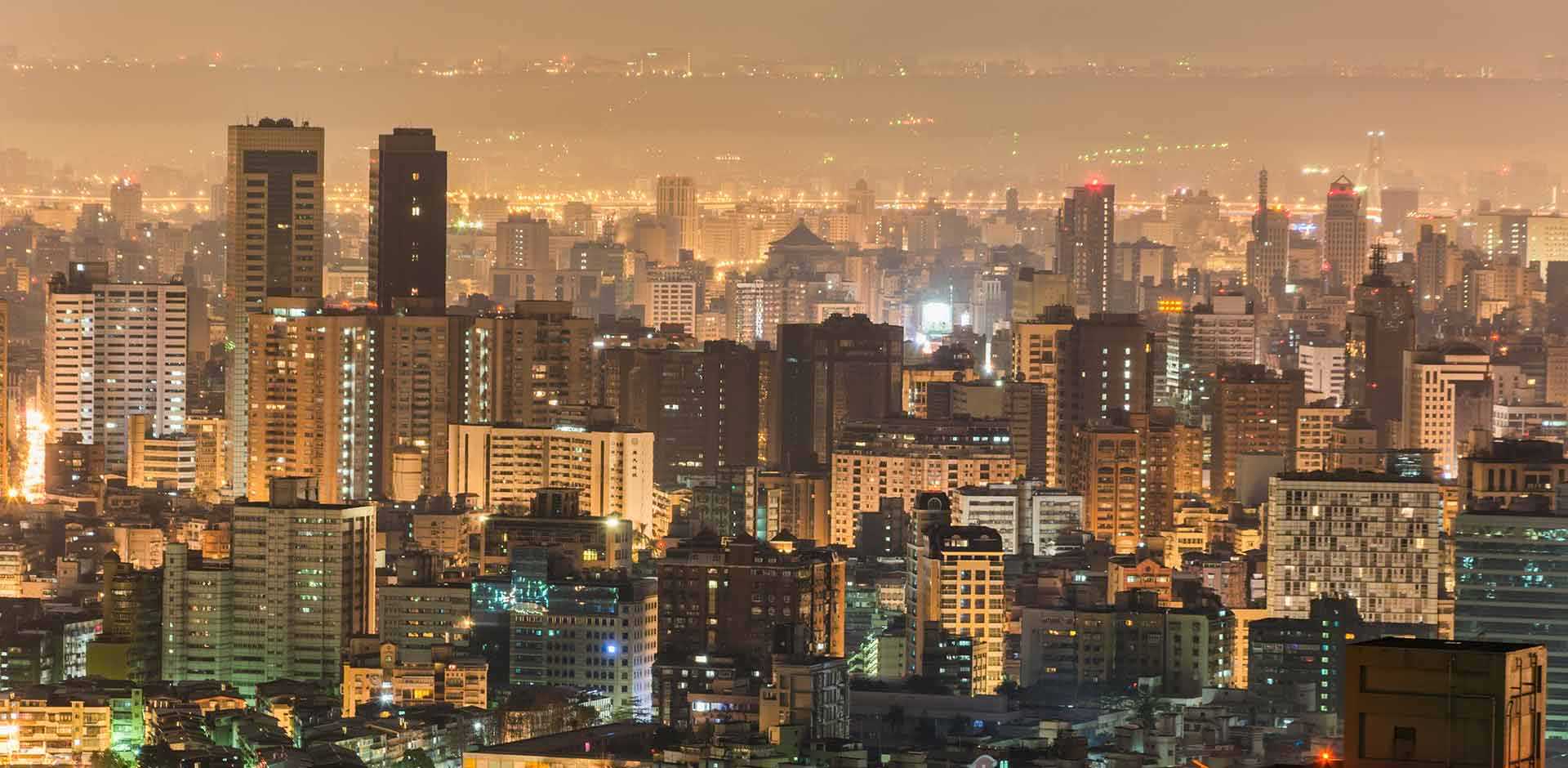 City skyline with a view in Frankie Beverly Tour 2025