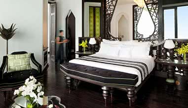 Club Peninsula Suites