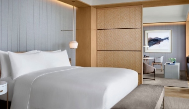 Deluxe King/Double Suite (75 sqm/807 sqft)