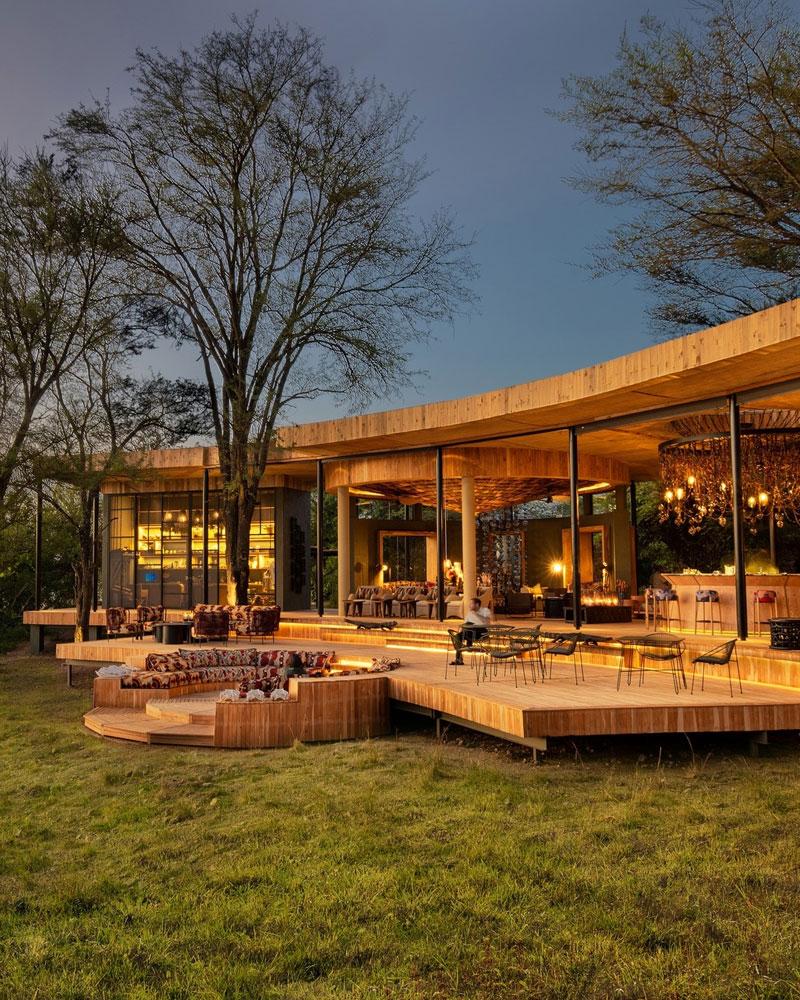&Beyond-Grumeti-Serengeti-River-Lodge.jpg