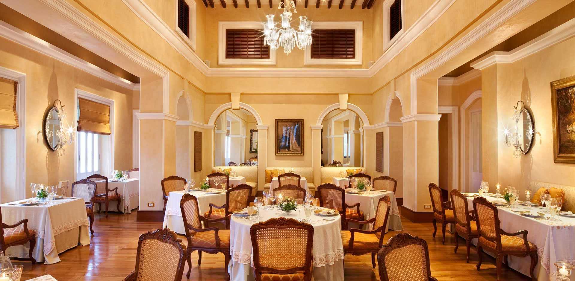  Taj Faluknama Palace
