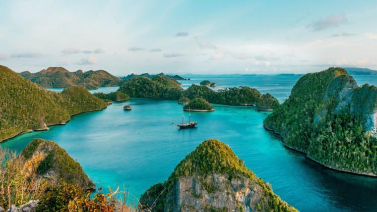 Indonesia: Navigating Asia’s Most Extraordinary Archipelago