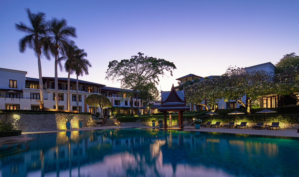 Chiva-SomPool–ResortView-L
