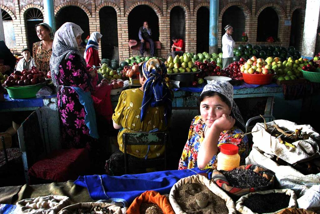 Produce_market_in_Tajikistan