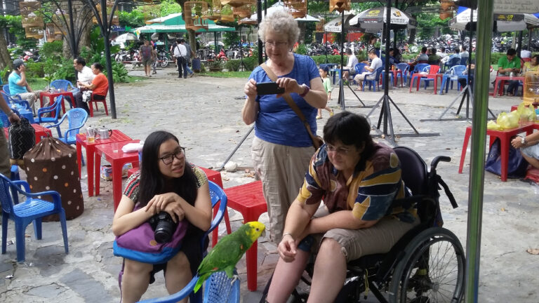 An area in Saigon where travelers can meet with birds and their trainers.