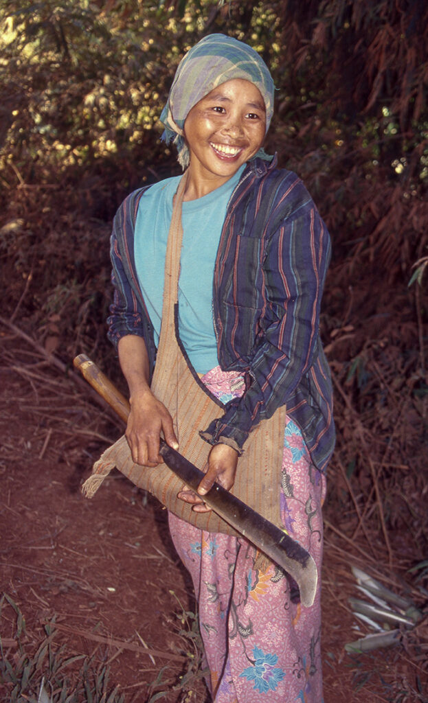 Lahu woman on the road from Tachilek.