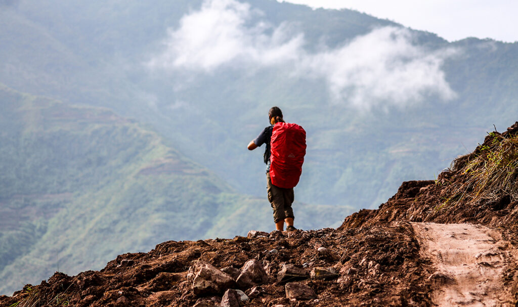 Volcanoes and Coffins: Luzon for Hikers - Travelogues from Remote Lands