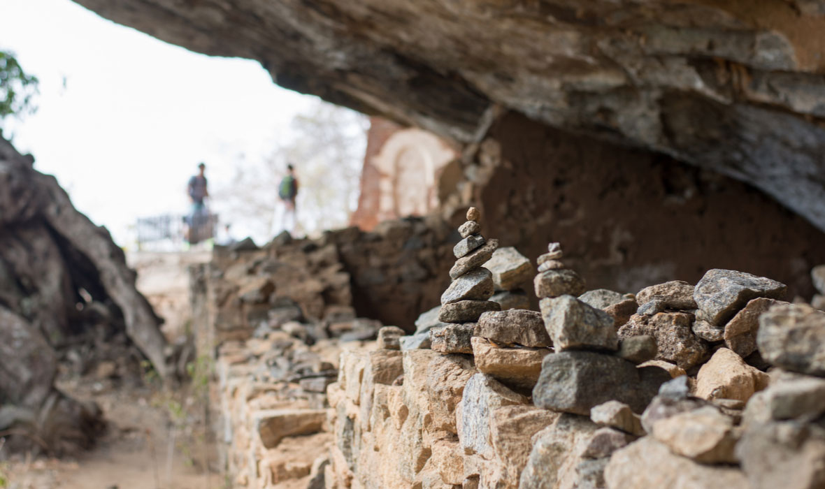 Pidurangala-Rock-Temple