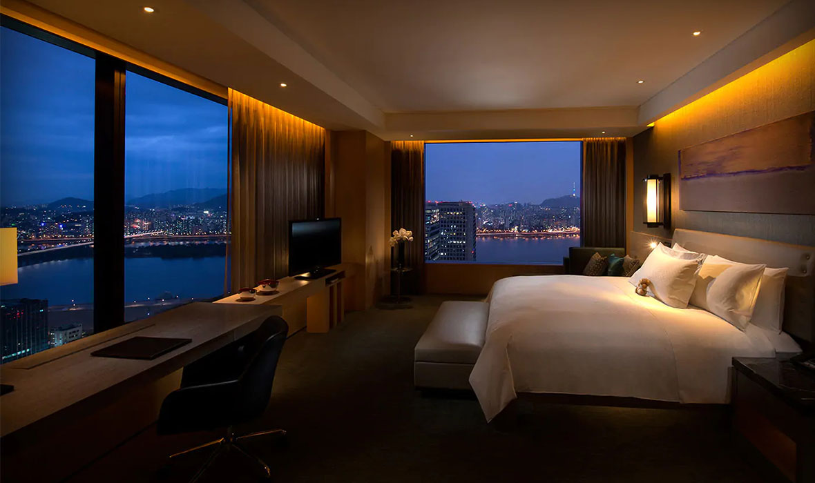 CN_bedroomvieworig01