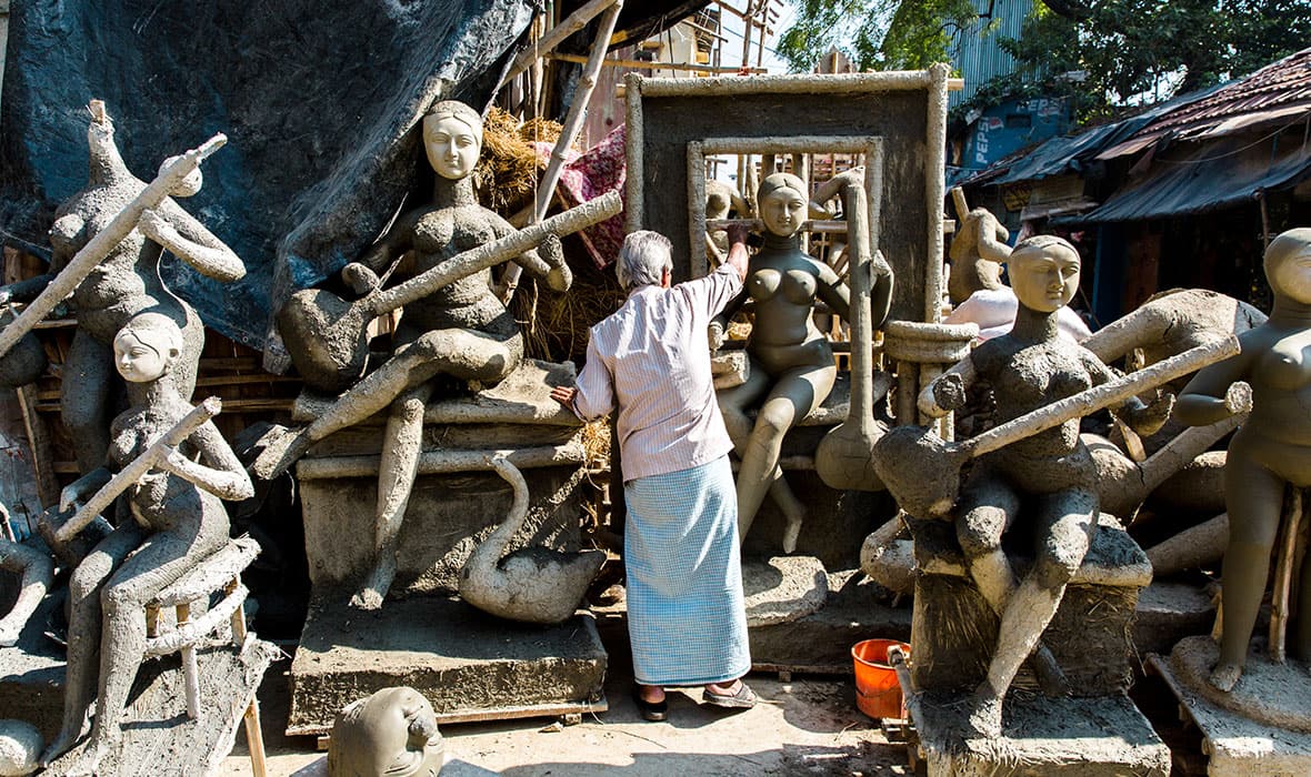 Making Gods: Exploring Calcutta&#39;s Kumartuli District - Travelogues from  Remote Lands