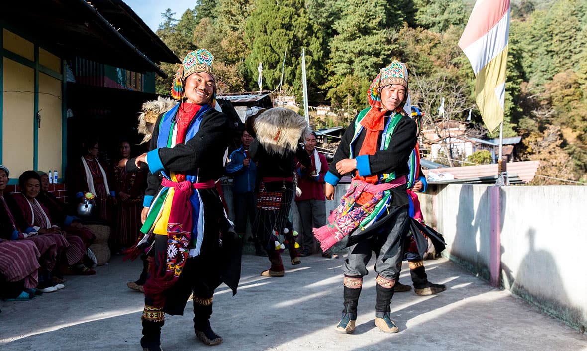 22---Monpa-men-dancing-in-Kitpi-Village
