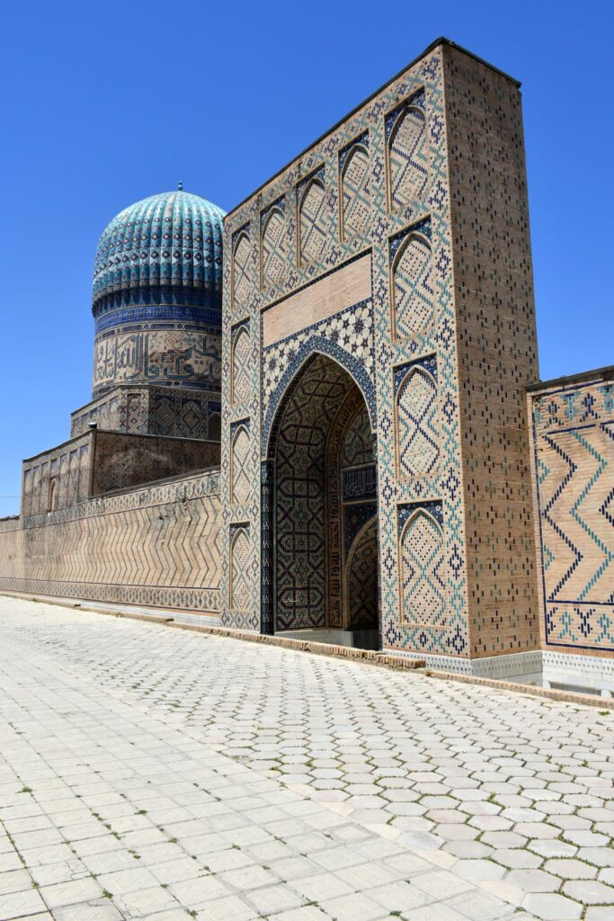 Bibi-Khanym Mosque.