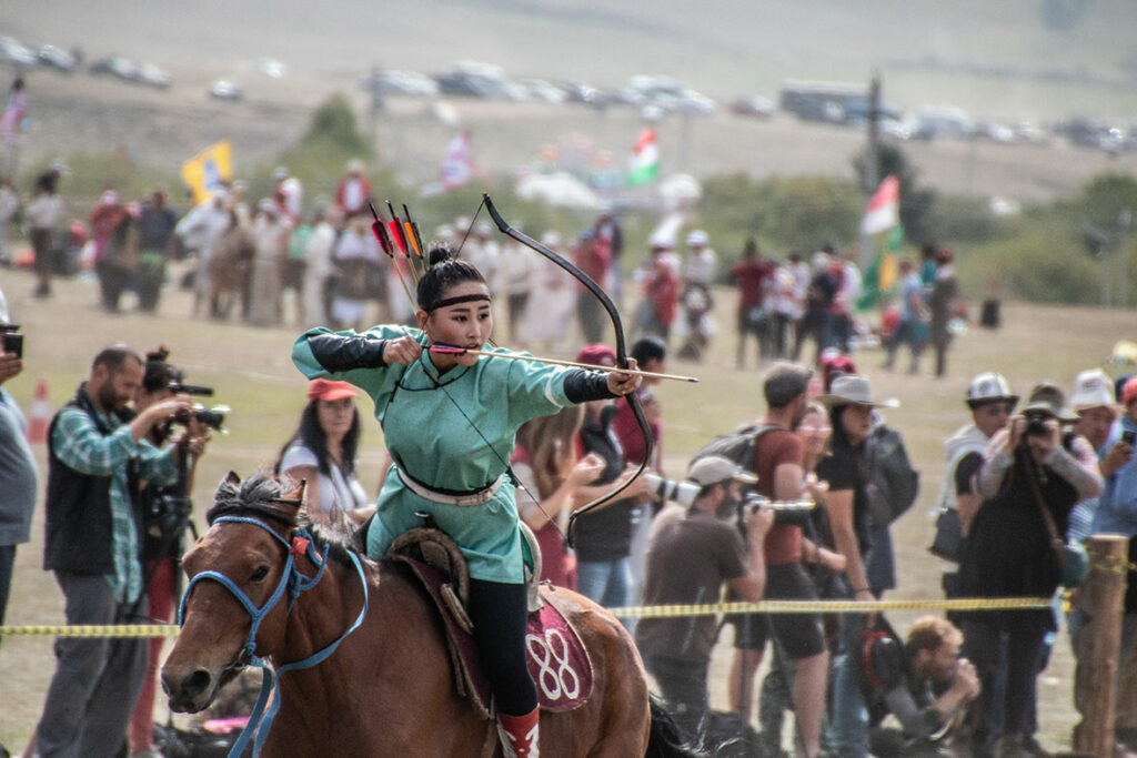 Archery,-Mongolia-(2)