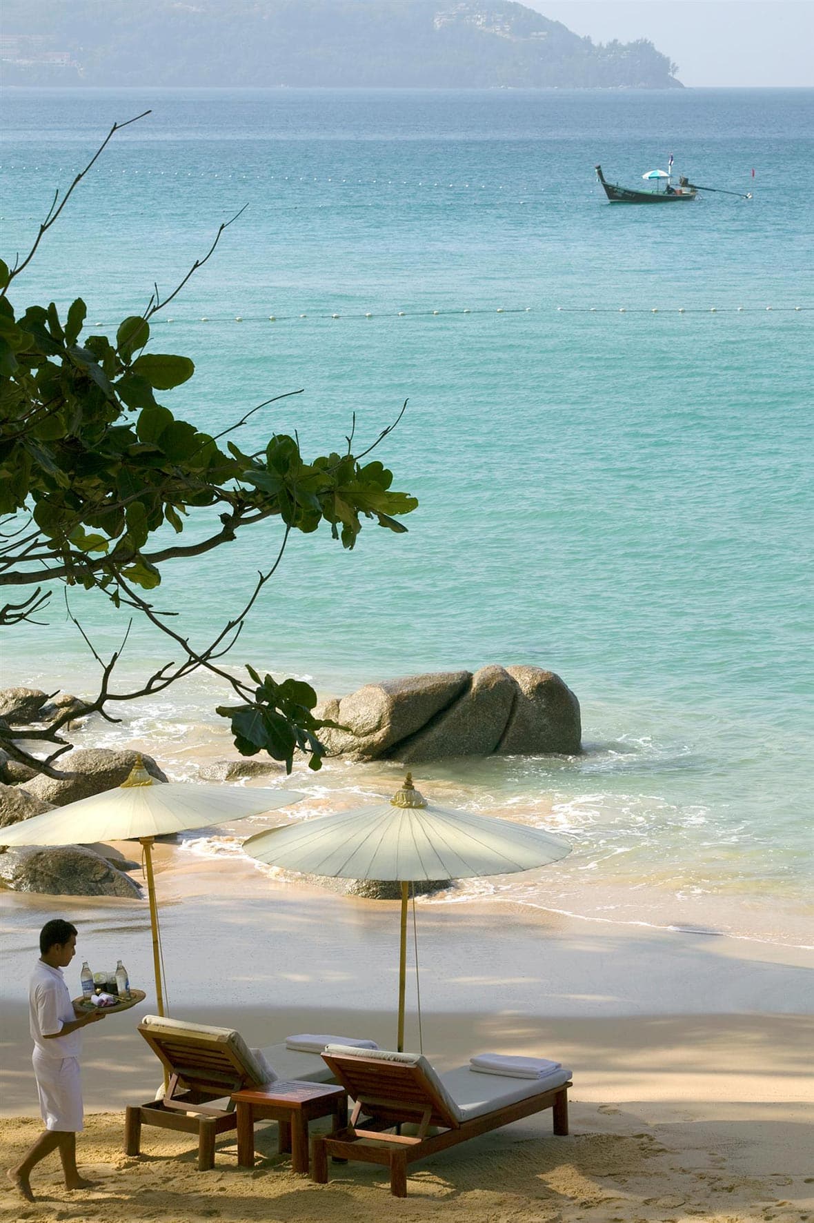 Beach-Setting-&-Service_High-Res_6294