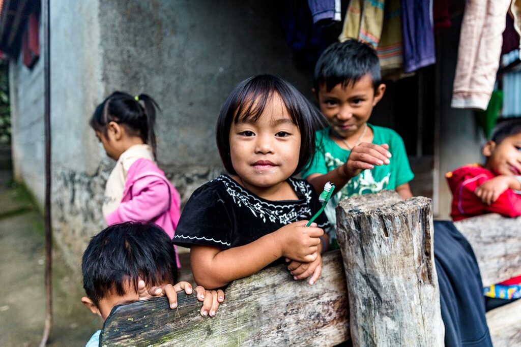 Ifugao-children-in-a-tradiitonal-village