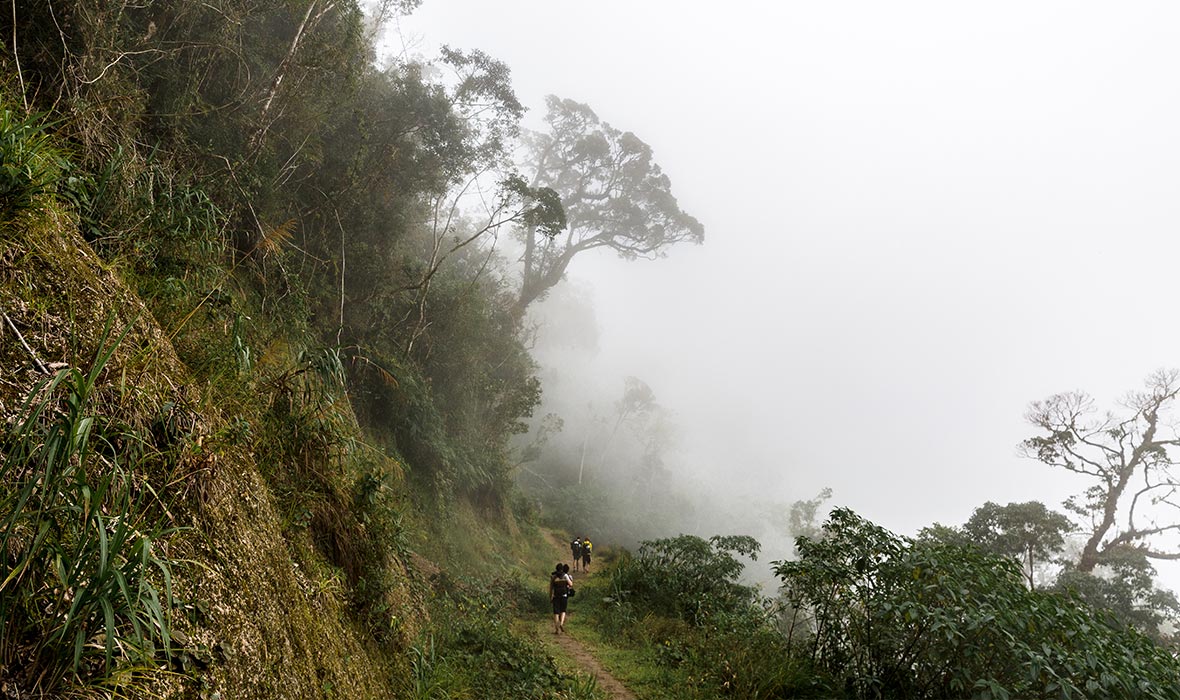 Trekking-to-Batad