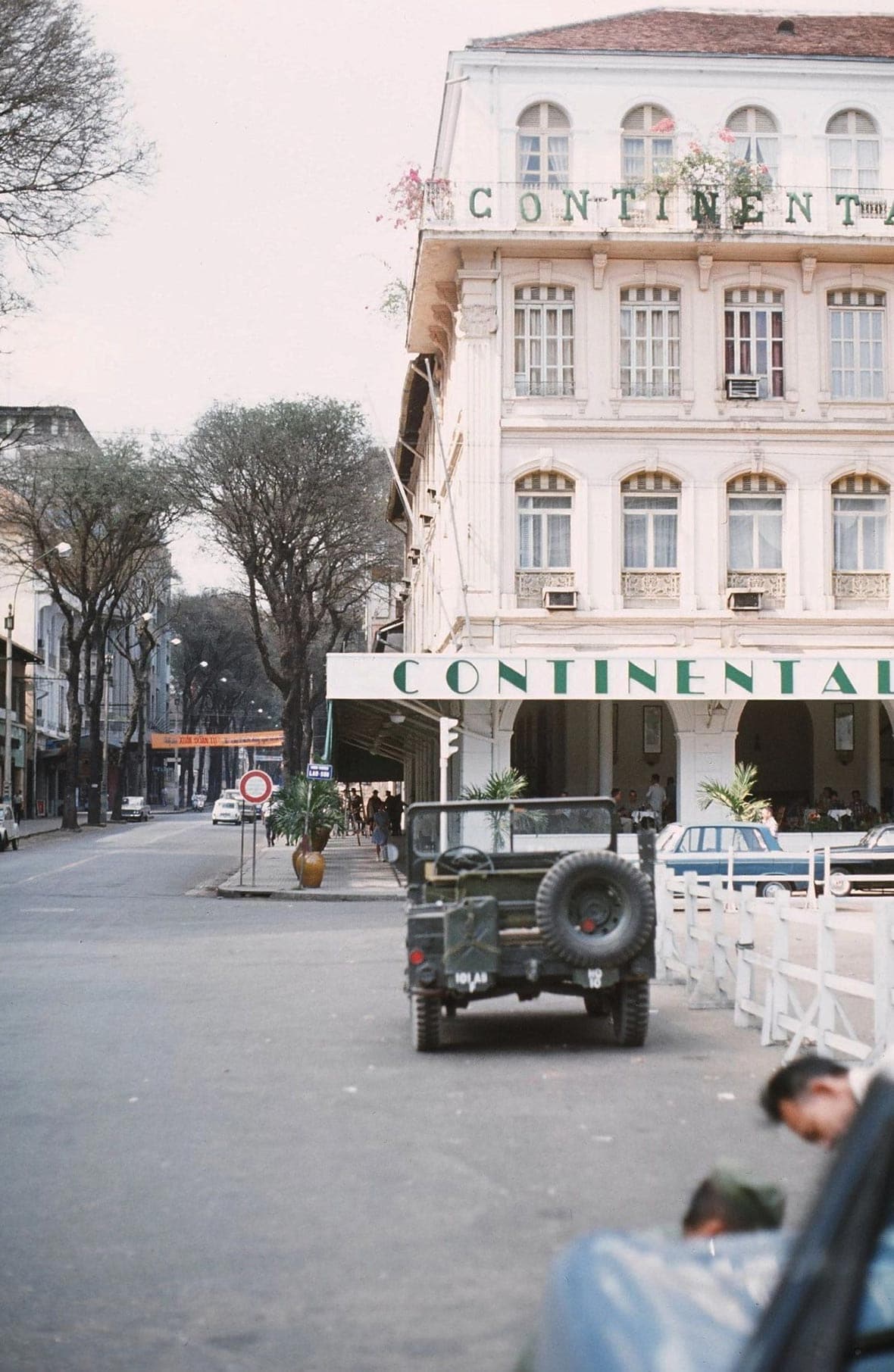 The_Continental_Palace,_Saigon,_1968