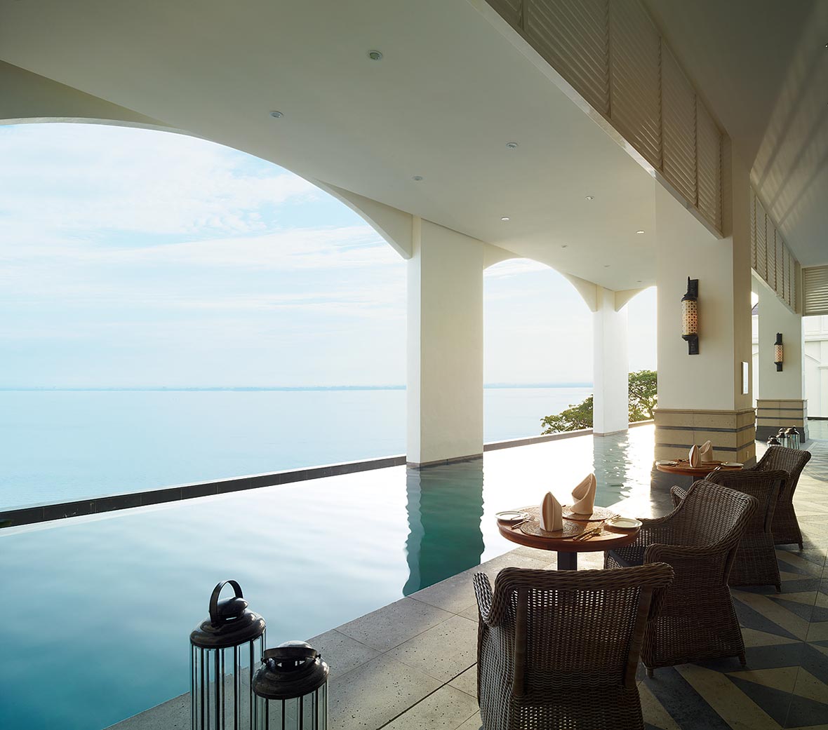 VA-Poolside-Terrace-01