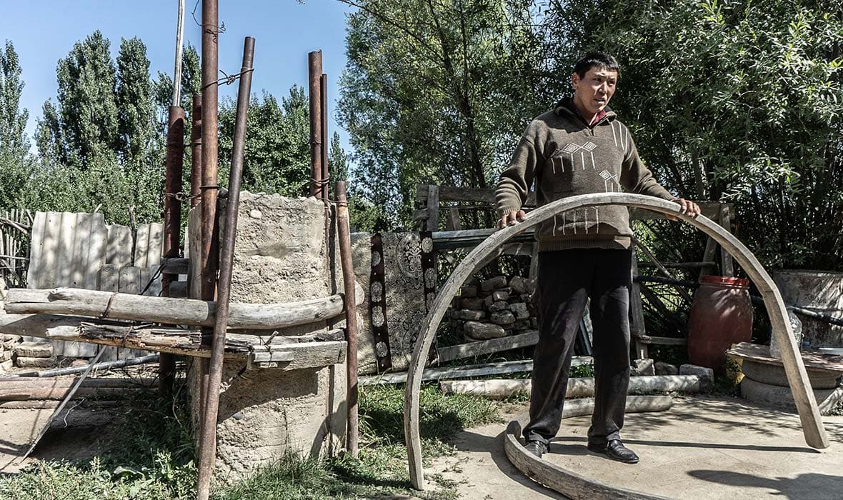 Building-a-Yurt-05