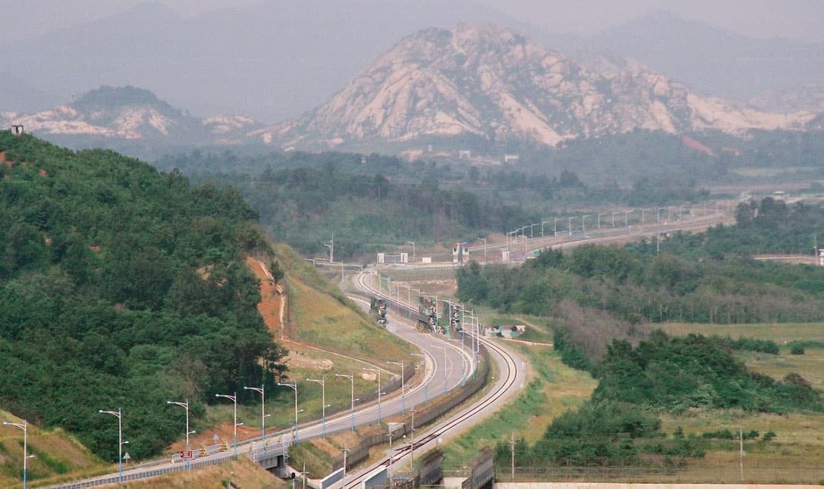 DMZ-Birdwatching-04