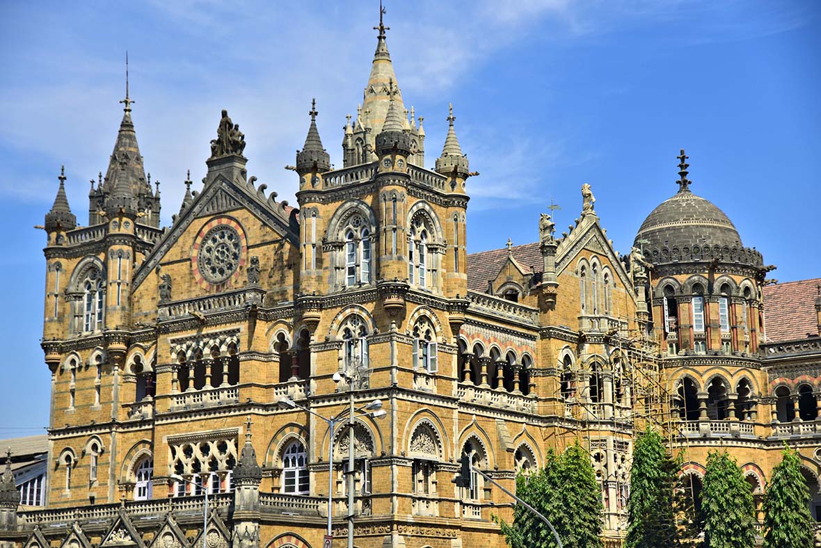Mumbai-Train-Station-5