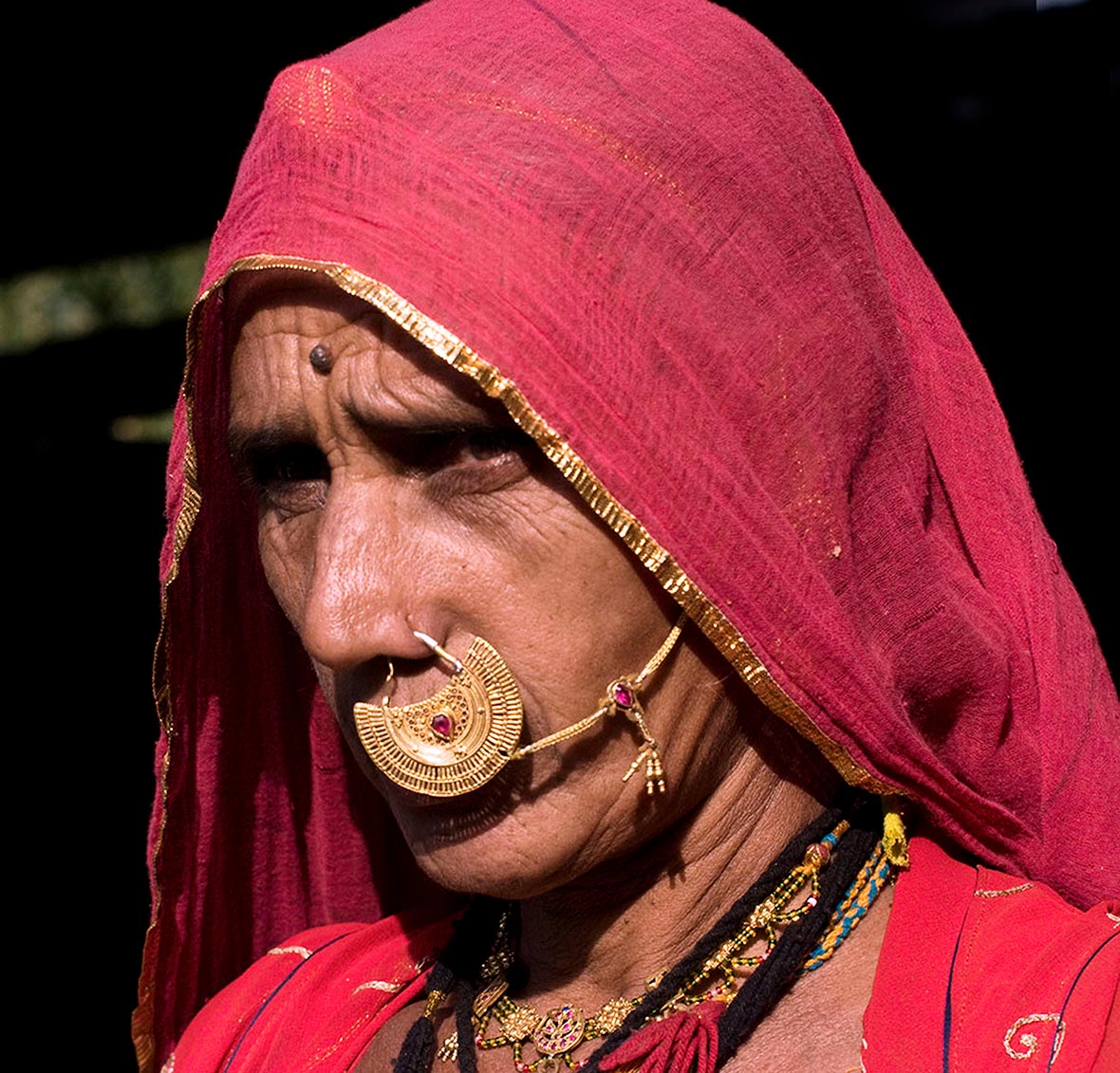 6.-An-elderly-Bishnoi-lady-in-traditional-jewellery1