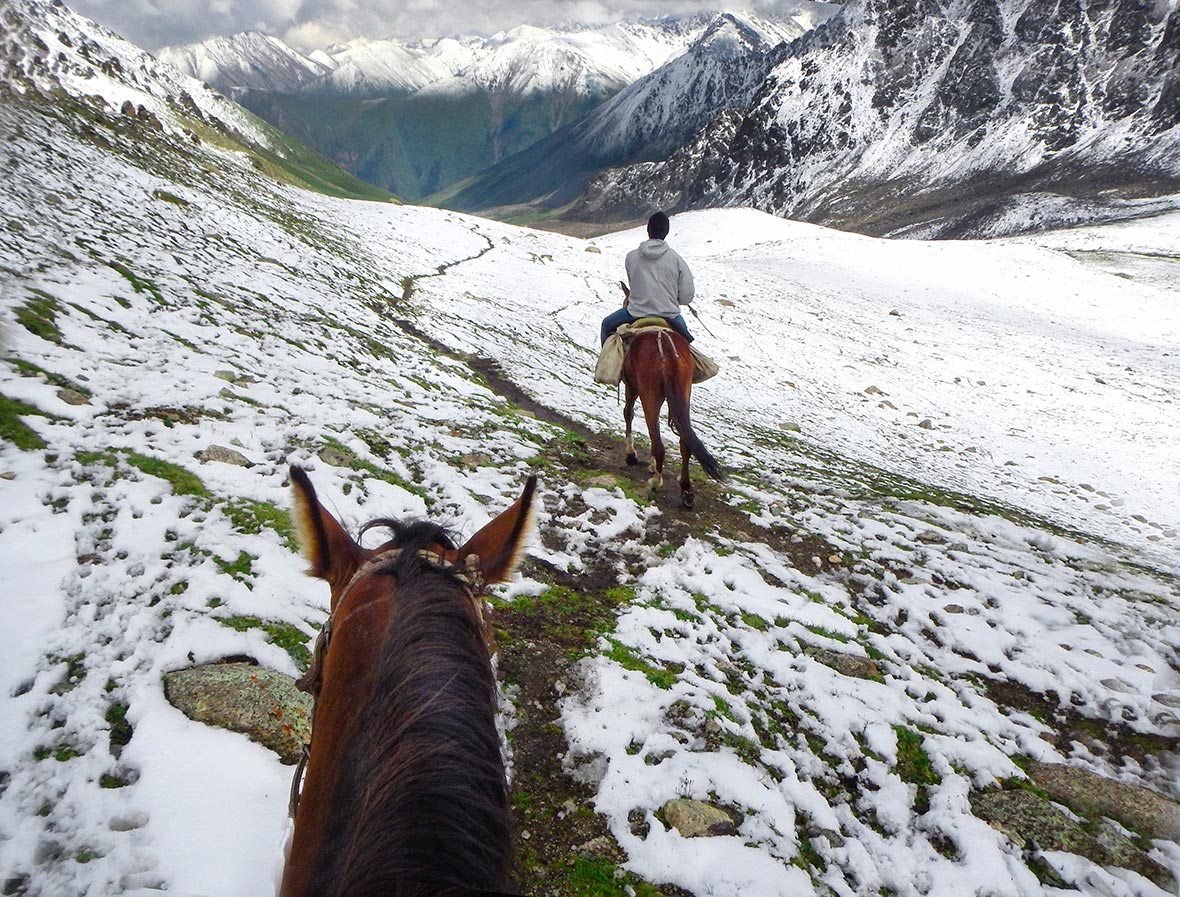 Cold-Winter-Pick-Kyrgyzstan-5