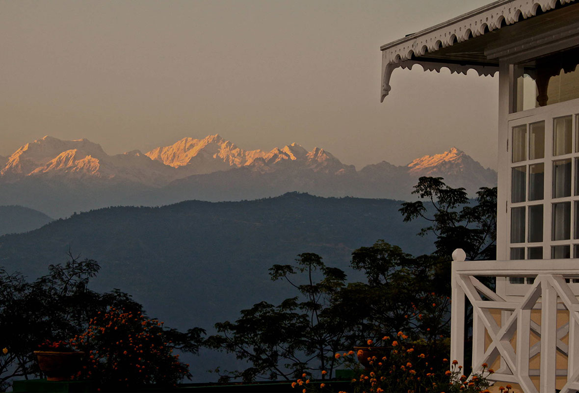 01.-Mt.-Kanchenjunga-from-Glenburn-bungalow