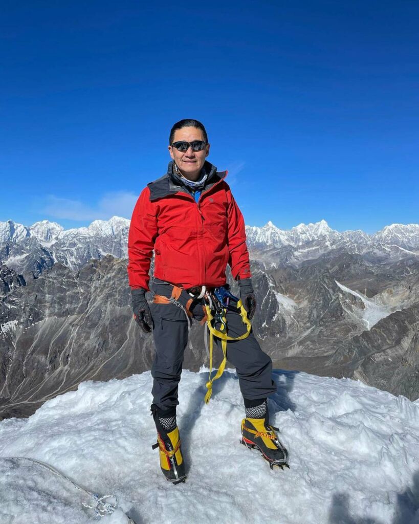 Hit the Roof - Travelogues from Remote Lands