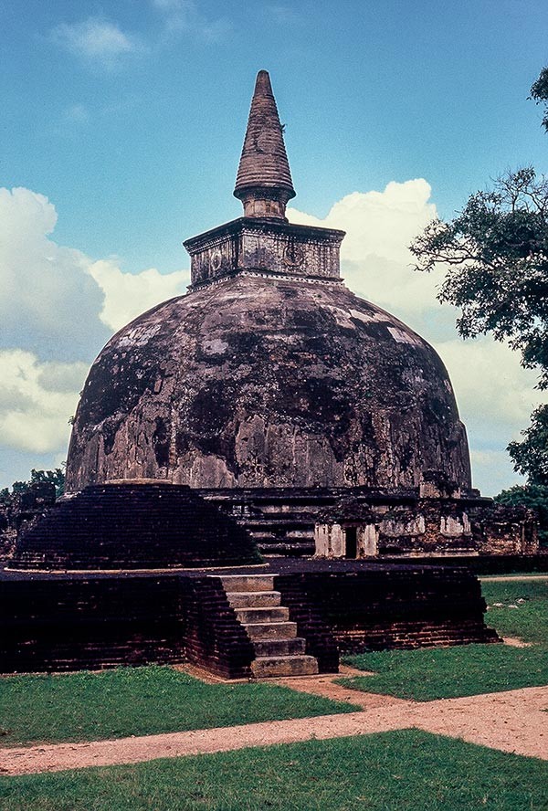 Polonnaruwa_2c-600x888 Polonnaruwa_2c-600x888