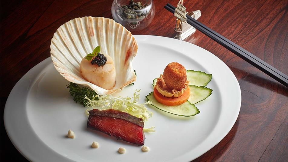 Tea Pairing - Pan-fried scallops with caviar-Pomfret fillet smoked with tea leaves-Crispy pigeon egg Tea Pairing - Pan-fried scallops with caviar-Pomfret fillet smoked with tea leaves-Crispy pigeon egg