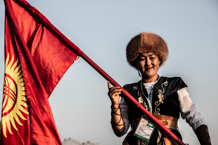 Kyrgyz-Flag Kyrgyz-Flag